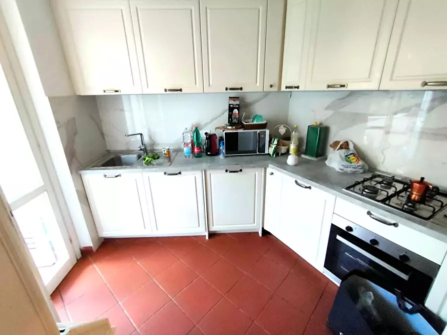 Immagine 4 di Appartamento in vendita  a Massa