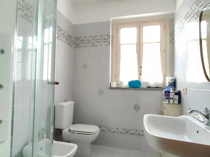 Immagine 10 di Appartamento in vendita  a Massa