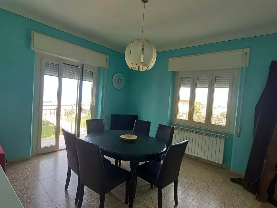 Immagine 1 di Appartamento in vendita  a Camaiore