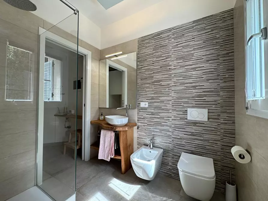 Immagine 12 di Appartamento in affitto  a Montignoso