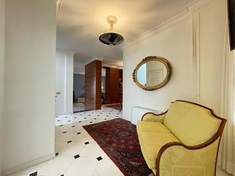 Immagine 20 di Villa in vendita  a Capraia E Limite