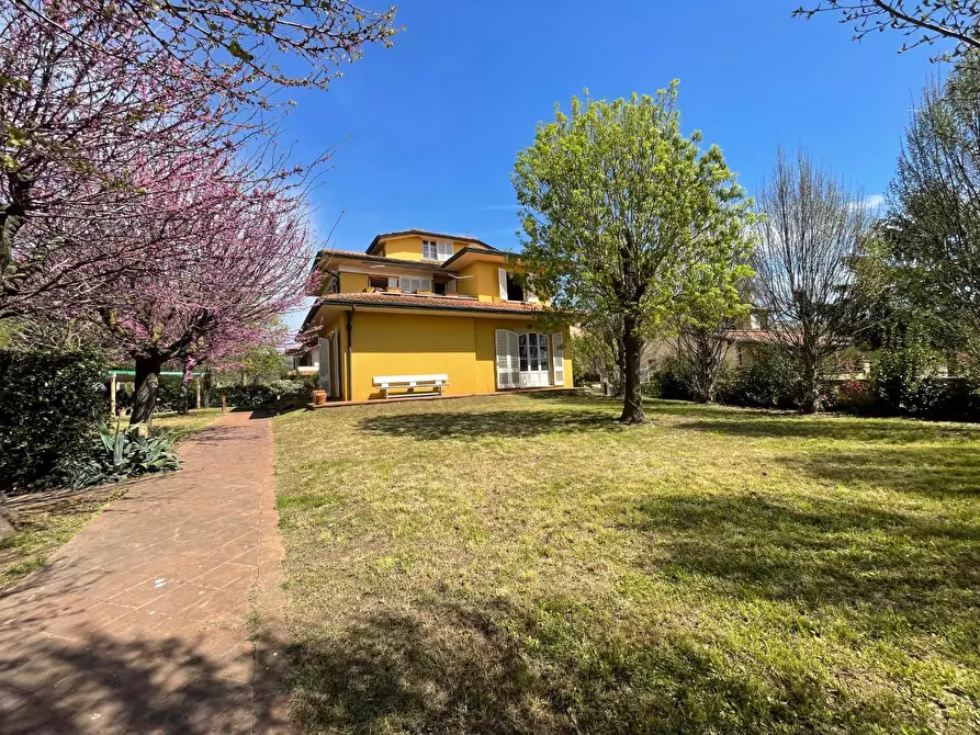 Immagine 71 di Villa in vendita  a Capraia E Limite