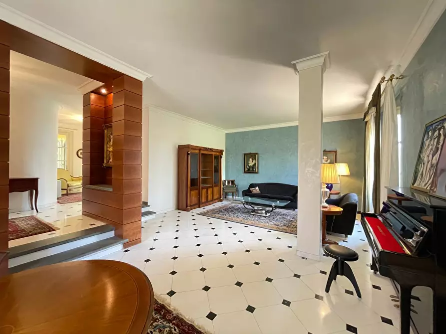 Immagine 32 di Villa in vendita  a Capraia E Limite