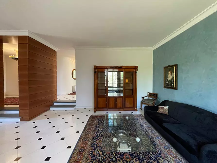 Immagine 40 di Villa in vendita  a Capraia E Limite