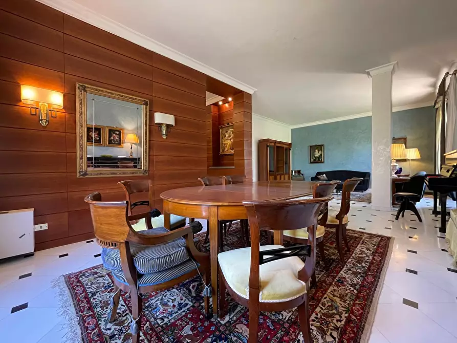 Immagine 37 di Villa in vendita  a Capraia E Limite