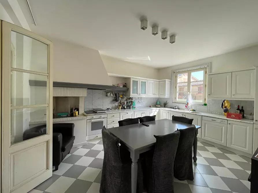 Immagine 18 di Villa in vendita  a Capraia E Limite