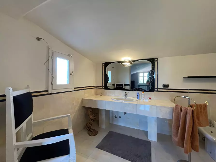 Immagine 67 di Villa in vendita  a Capraia E Limite