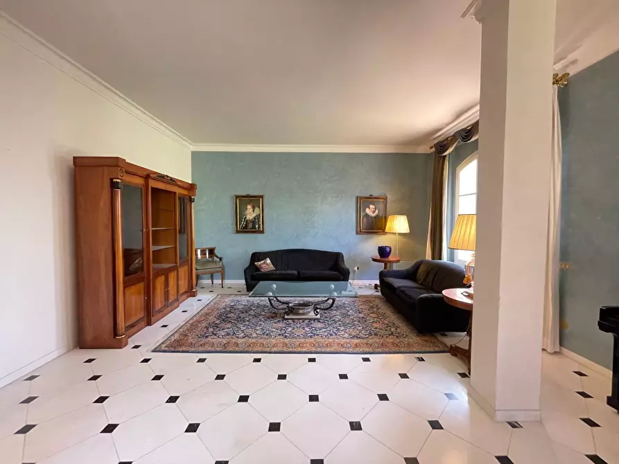 Immagine 25 di Villa in vendita  a Capraia E Limite