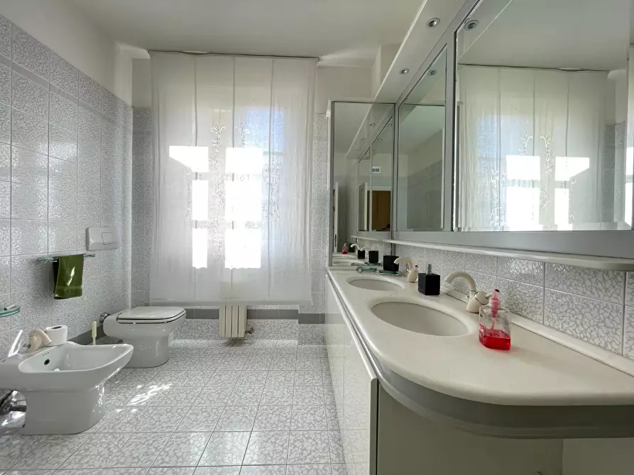 Immagine 44 di Villa in vendita  a Capraia E Limite