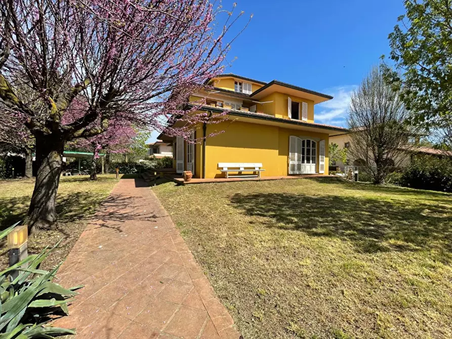 Immagine 70 di Villa in vendita  a Capraia E Limite