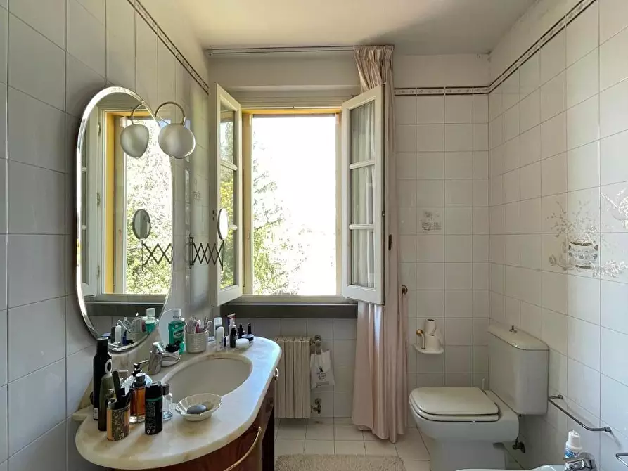 Immagine 56 di Villa in vendita  a Capraia E Limite