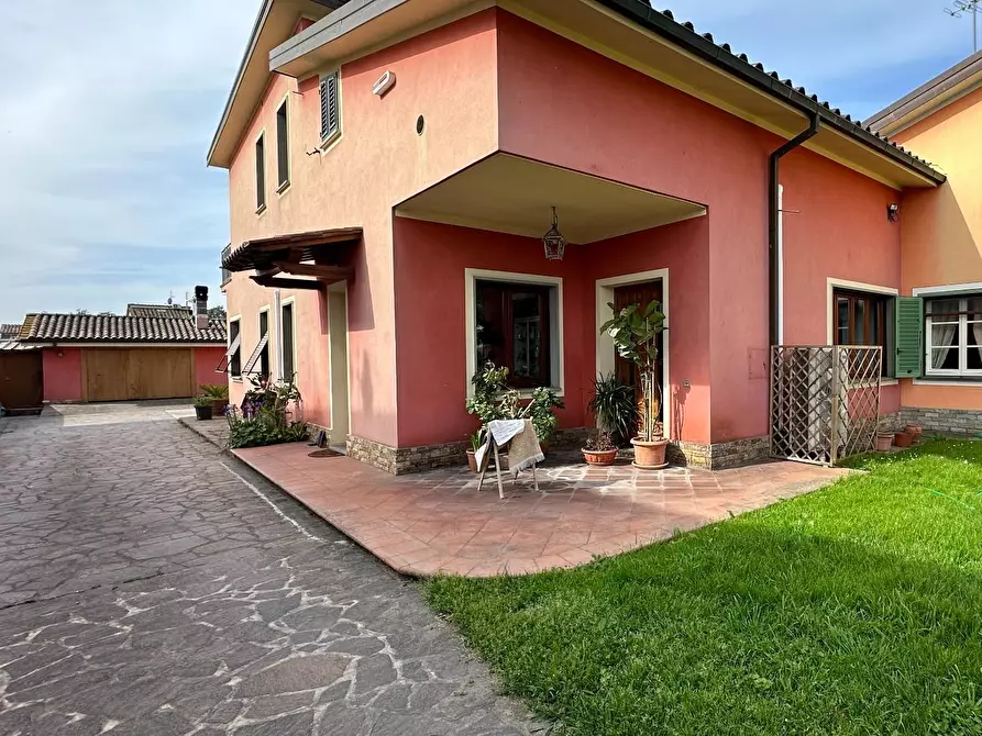 Immagine 26 di Casa bifamiliare in vendita  a Porcari