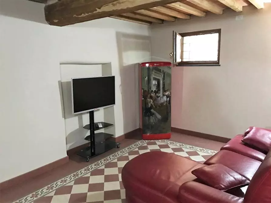 Immagine 3 di Appartamento in vendita  a Lucca