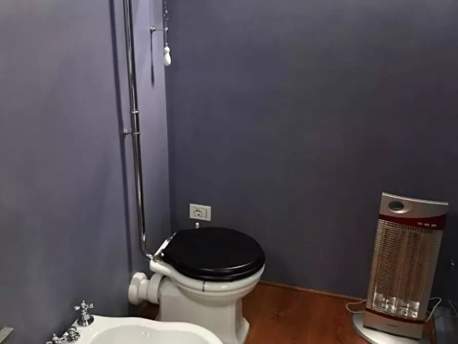 Immagine 12 di Appartamento in vendita  a Lucca