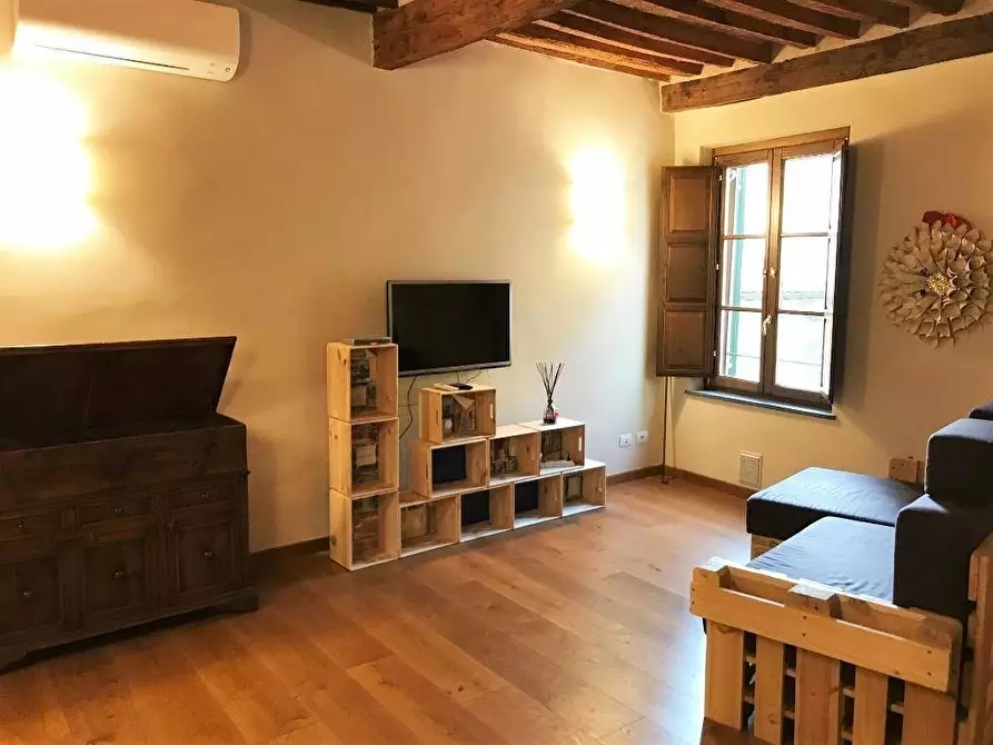 Immagine 8 di Appartamento in vendita  a Lucca