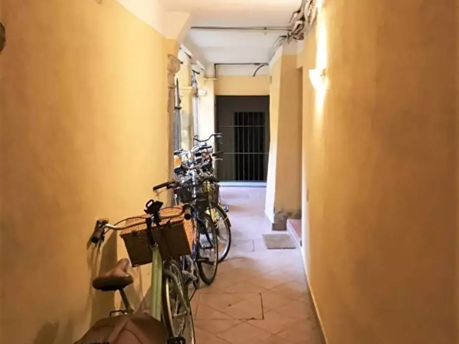 Immagine 14 di Appartamento in vendita  a Lucca