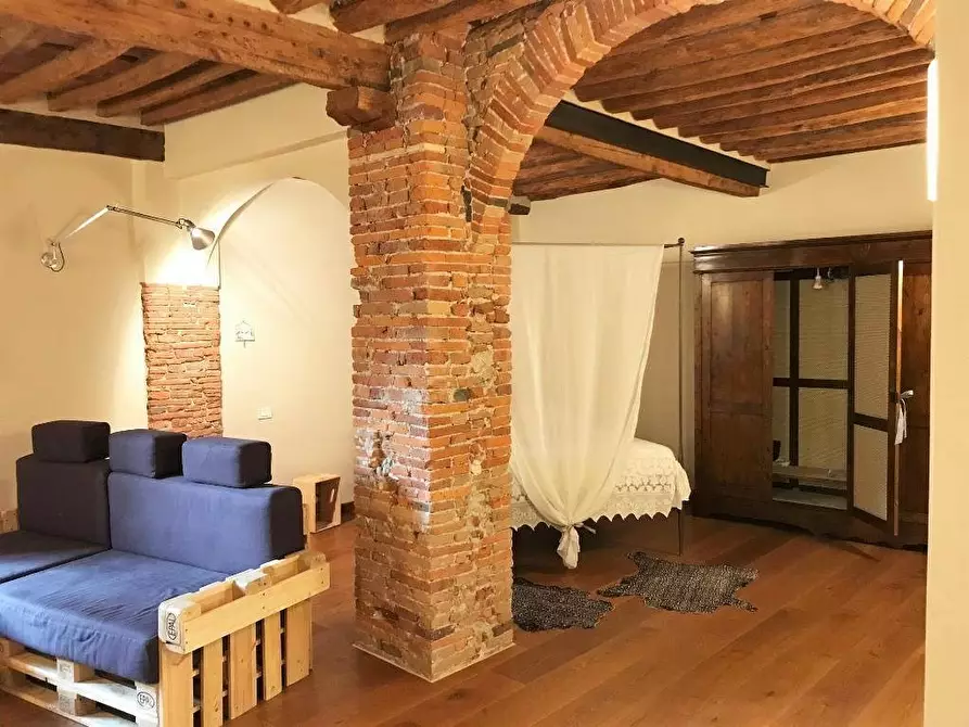 Immagine 9 di Appartamento in vendita  a Lucca