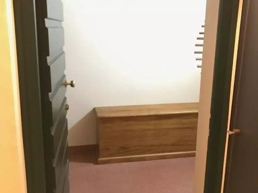 Immagine 13 di Appartamento in vendita  a Lucca