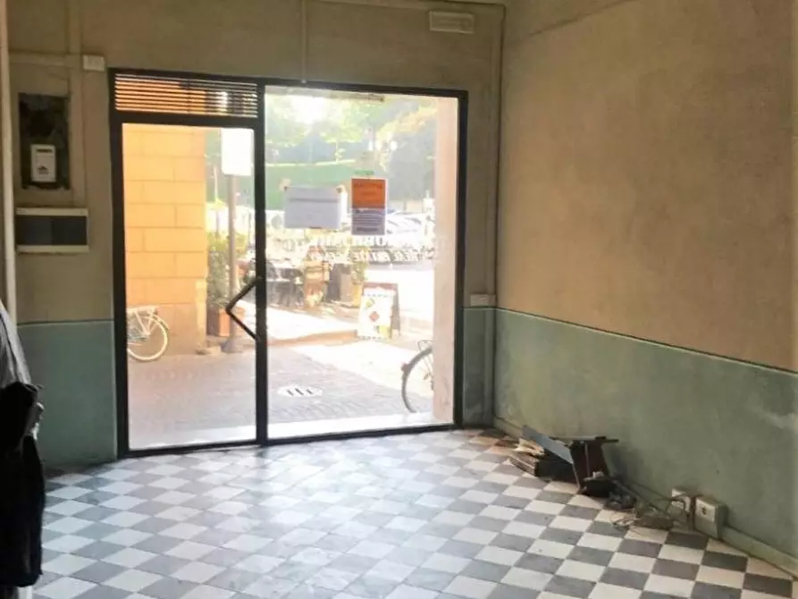 Immagine 3 di Ufficio in affitto  a Lucca