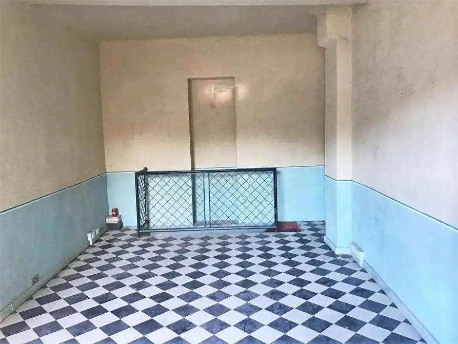 Immagine 4 di Ufficio in affitto  a Lucca