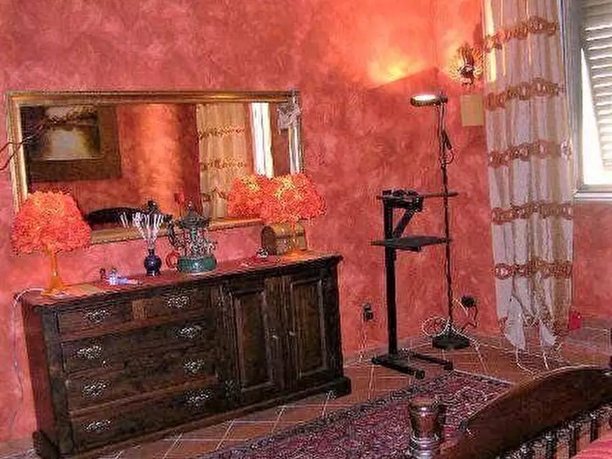 Immagine 16 di Appartamento in vendita  a Lucca