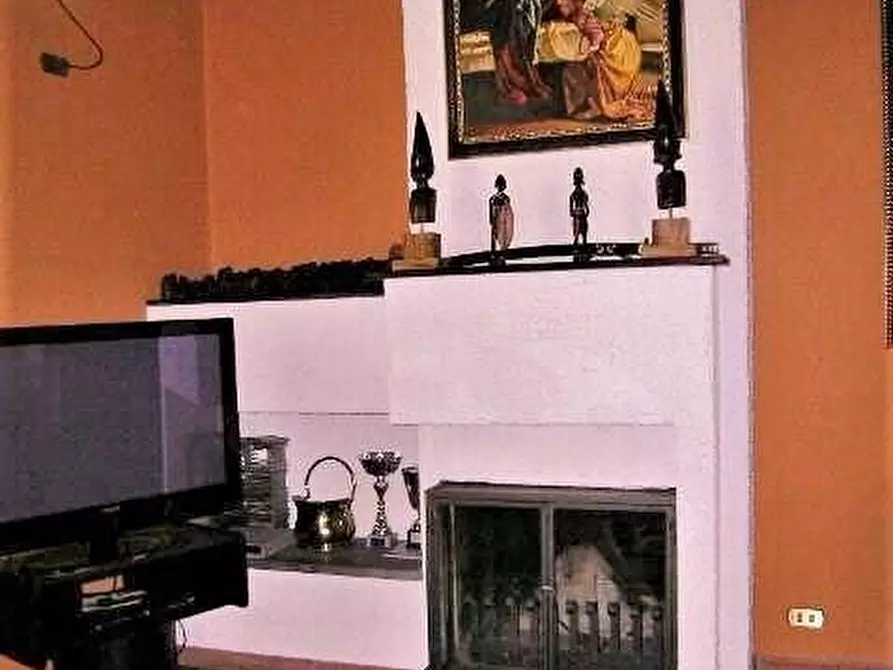 Immagine 9 di Appartamento in vendita  a Lucca