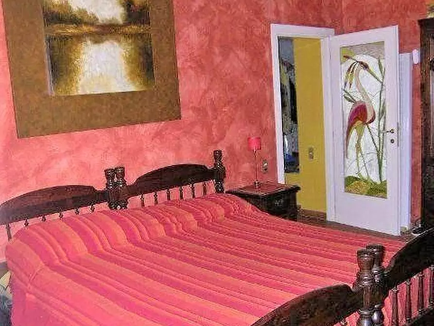 Immagine 15 di Appartamento in vendita  a Lucca