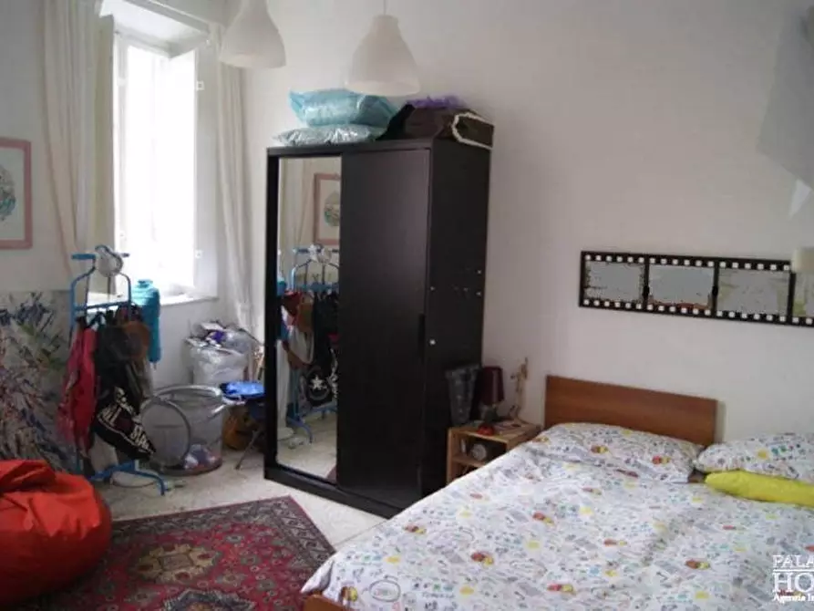 Immagine 11 di Appartamento in vendita  a Lucca