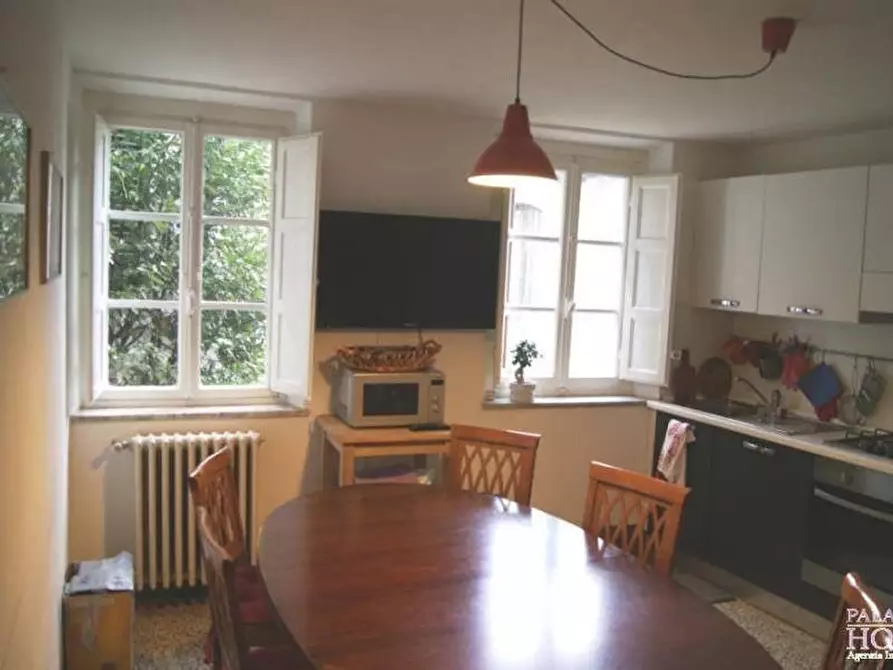 Immagine 4 di Appartamento in vendita  a Lucca