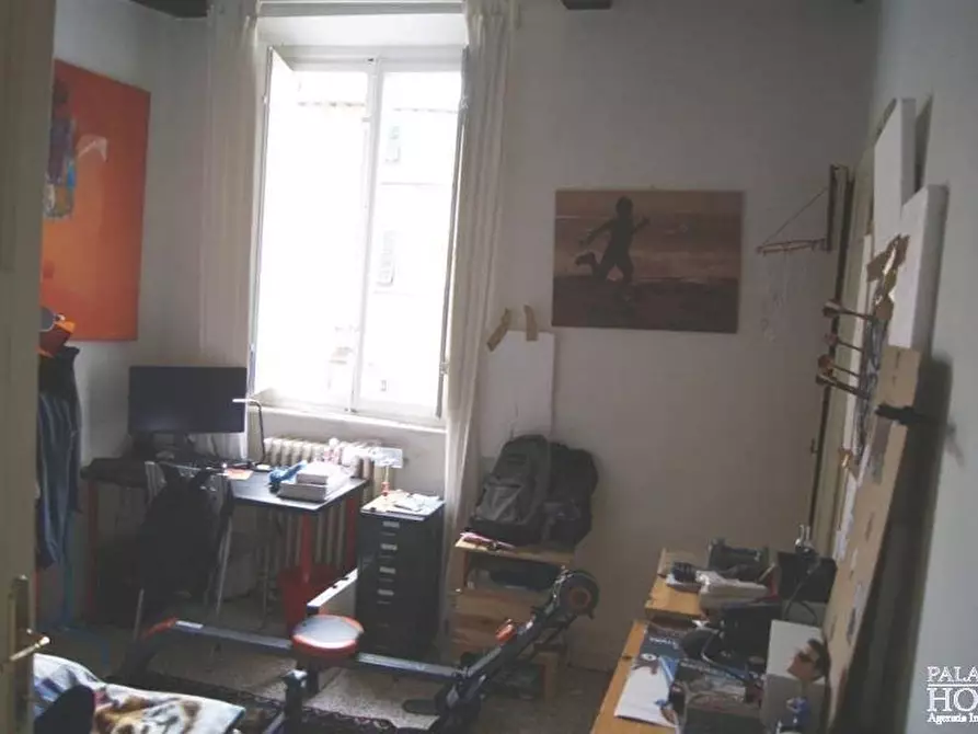 Immagine 12 di Appartamento in vendita  a Lucca