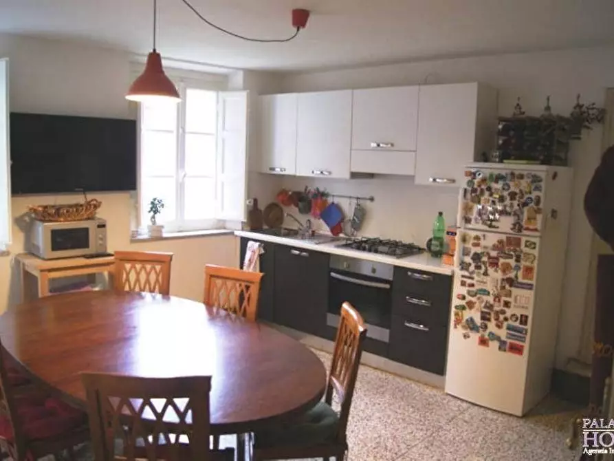 Immagine 3 di Appartamento in vendita  a Lucca