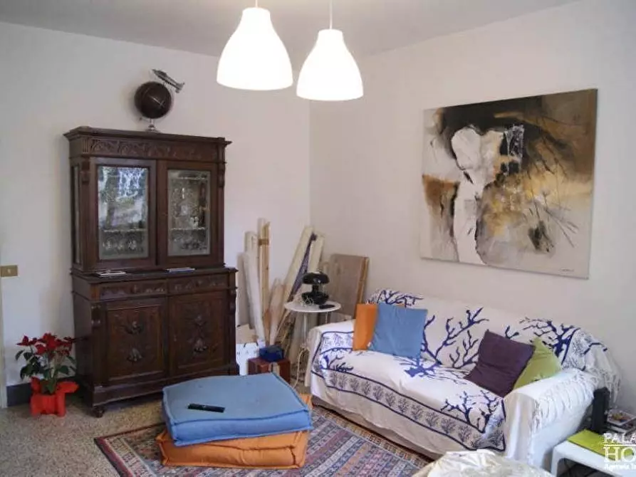 Immagine 2 di Appartamento in vendita  a Lucca