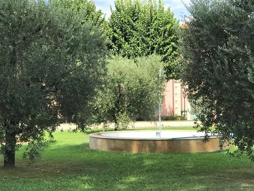 Immagine 5 di Ufficio in vendita  a Lucca