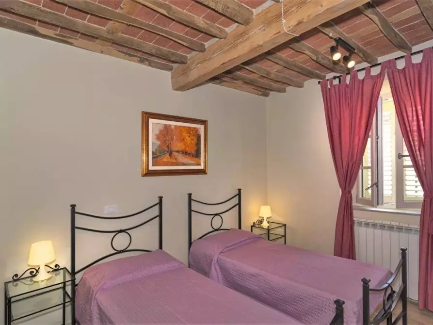 Immagine 7 di Locale commerciale in vendita  a Capannori