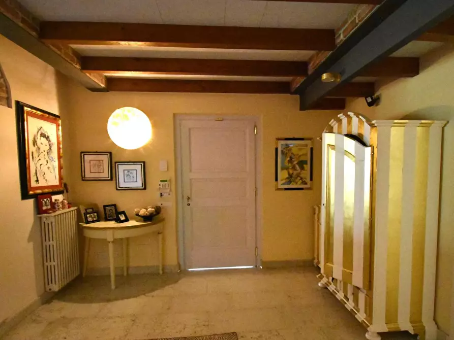 Immagine 36 di Villa in vendita  a Pietrasanta