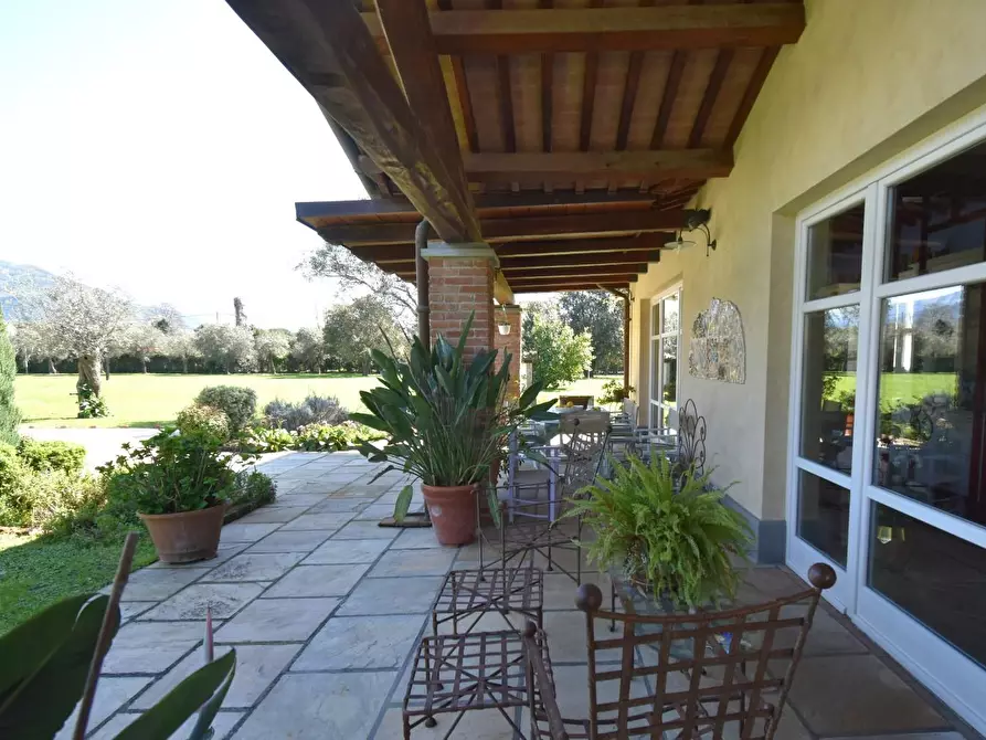 Immagine 28 di Villa in vendita  a Pietrasanta