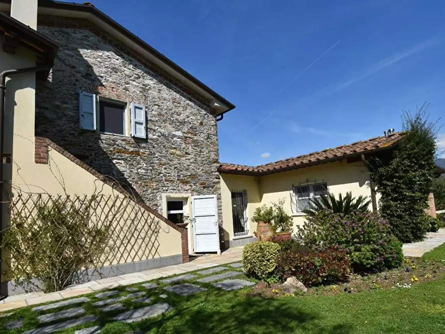 Immagine 67 di Villa in vendita  a Pietrasanta