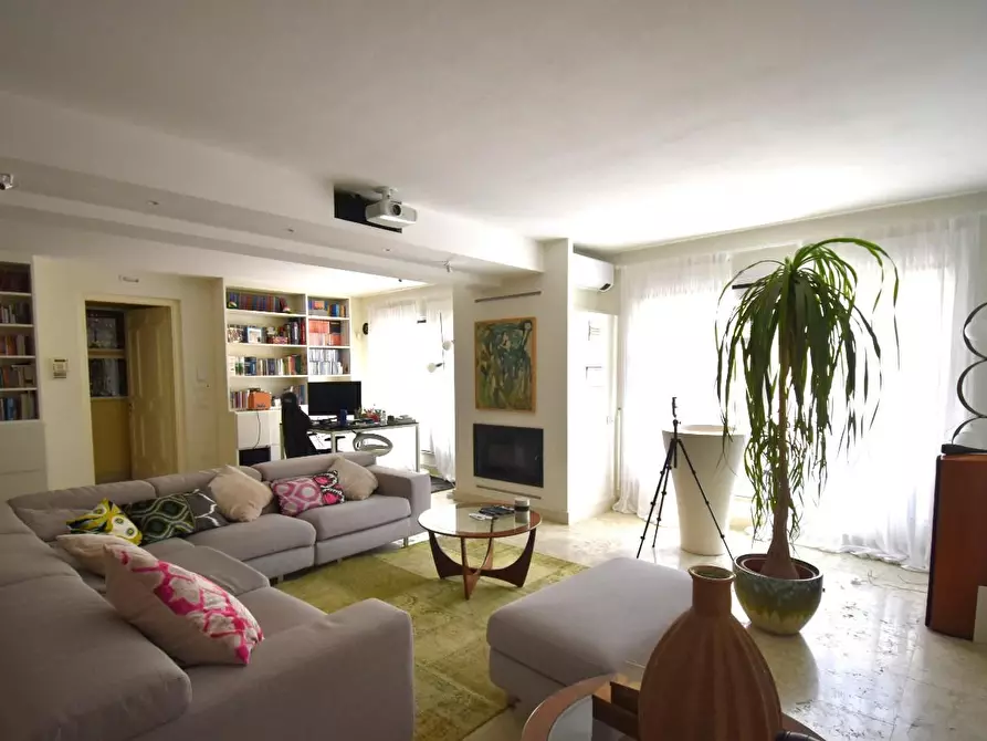 Immagine 44 di Villa in vendita  a Pietrasanta