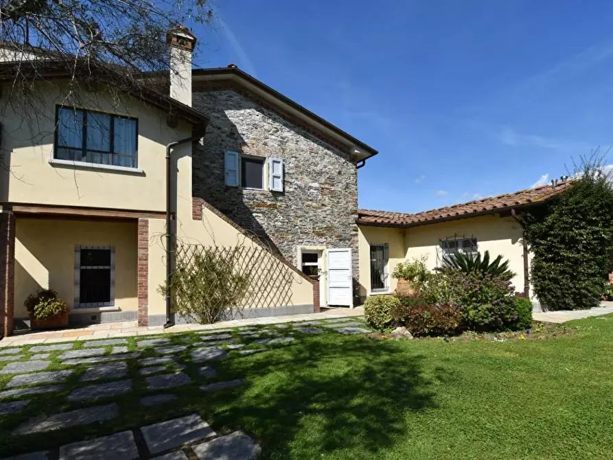 Immagine 78 di Villa in vendita  a Pietrasanta