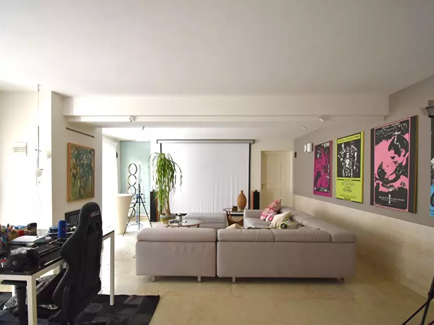 Immagine 49 di Villa in vendita  a Pietrasanta