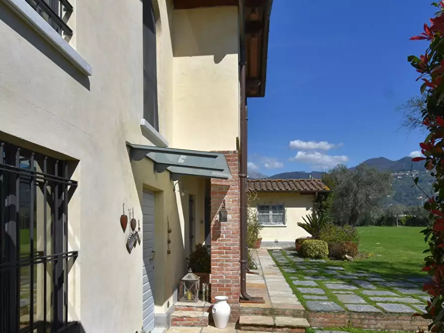 Immagine 73 di Villa in vendita  a Pietrasanta