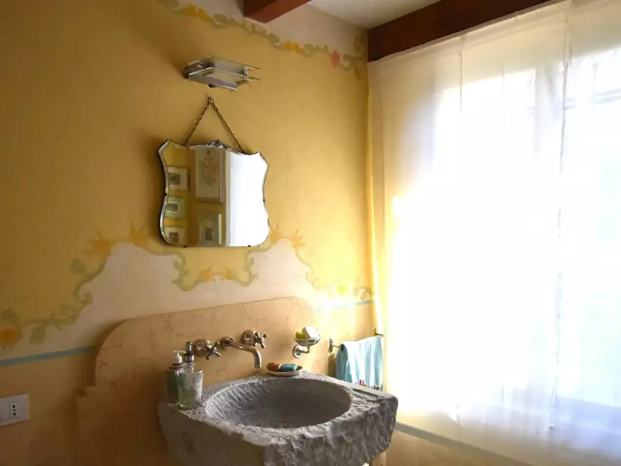 Immagine 38 di Villa in vendita  a Pietrasanta