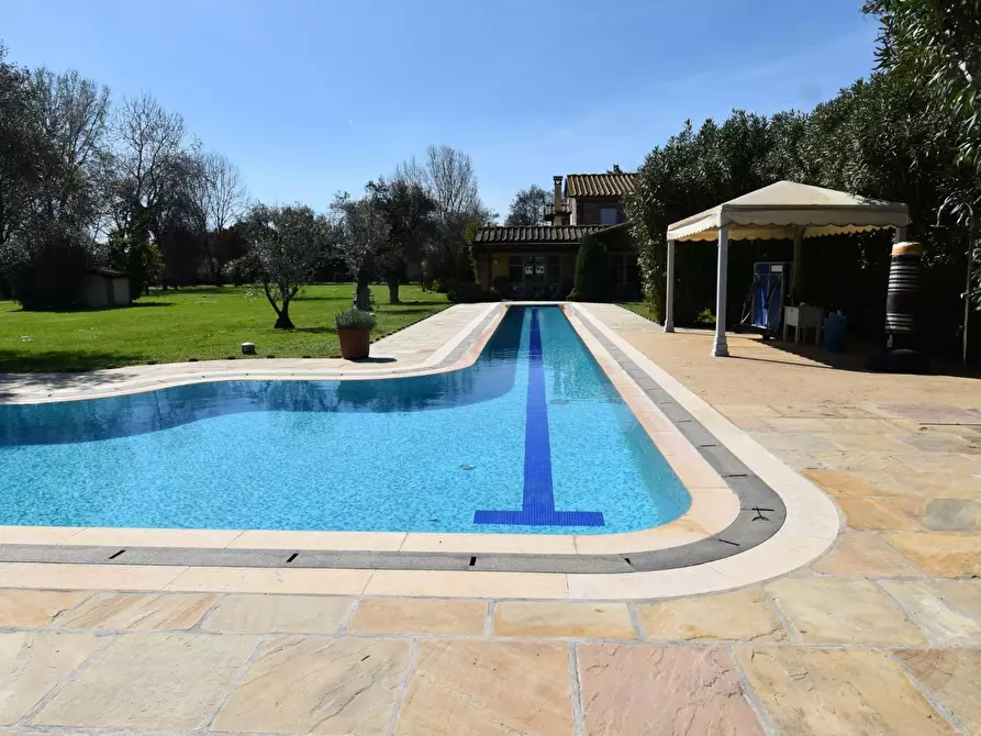 Immagine 23 di Villa in vendita  a Pietrasanta