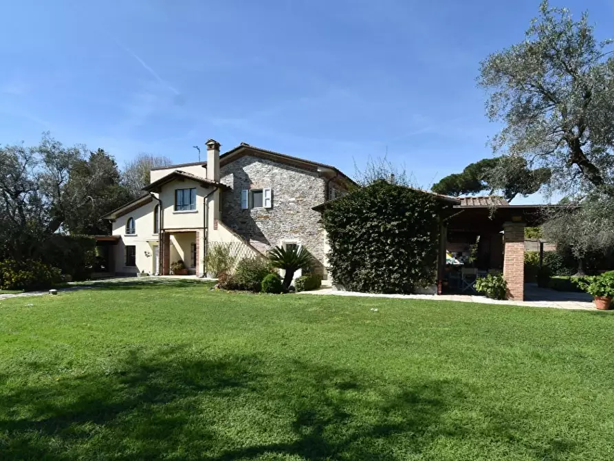 Immagine 71 di Villa in vendita  a Pietrasanta