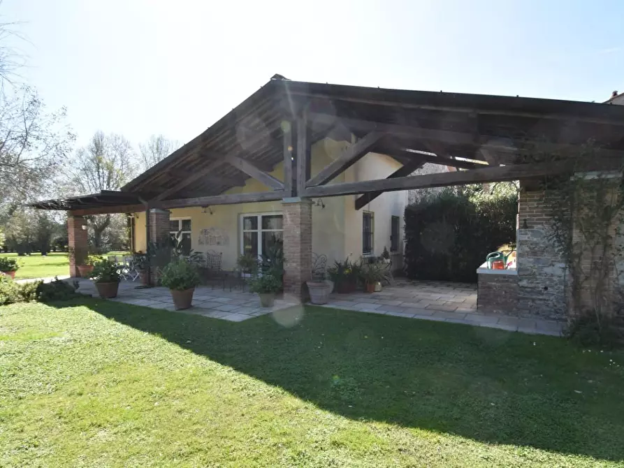 Immagine 24 di Villa in vendita  a Pietrasanta