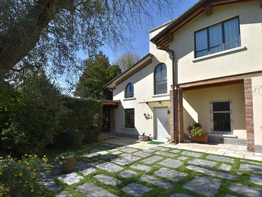 Immagine 68 di Villa in vendita  a Pietrasanta