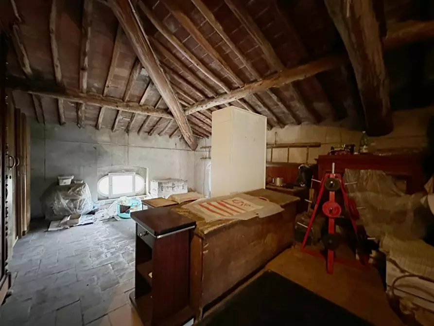 Immagine 21 di Villa in vendita  a Capannori