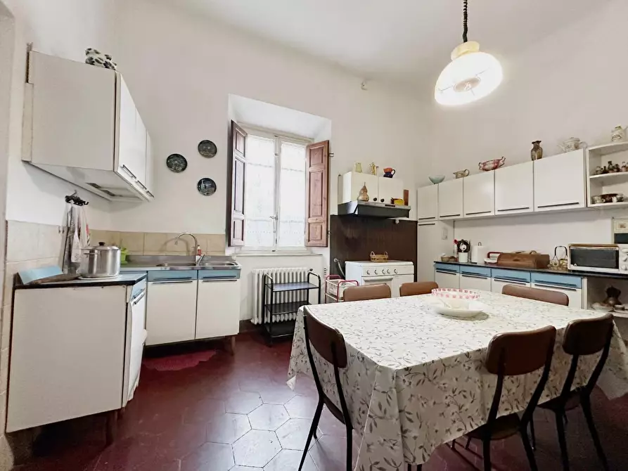 Immagine 5 di Villa in vendita  a Capannori