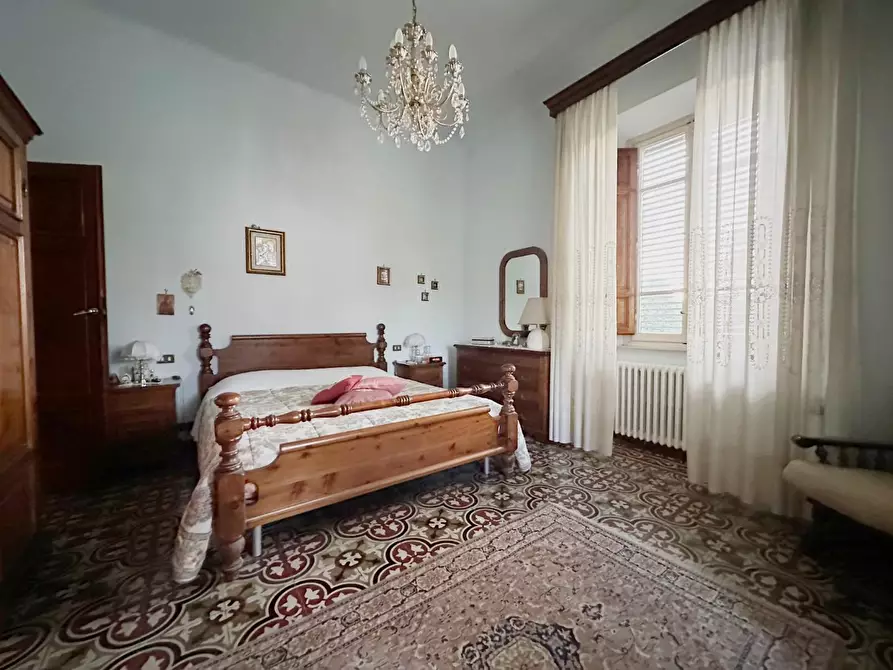 Immagine 17 di Villa in vendita  a Capannori