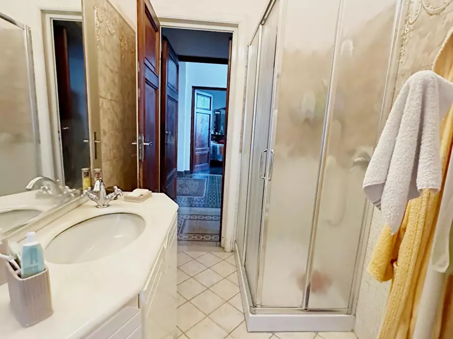 Immagine 19 di Villa in vendita  a Capannori